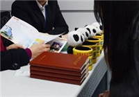 賣房留學(xué)月薪五千，出國到底值不值？