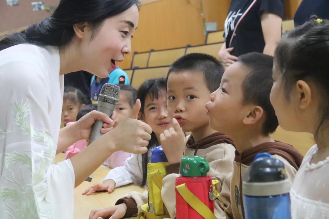 龍崗區(qū)開展《詩(shī)經(jīng)》主題原創(chuàng)音樂培訓(xùn)課